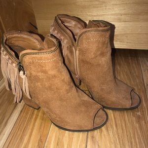 DV by Dolce Vita booties